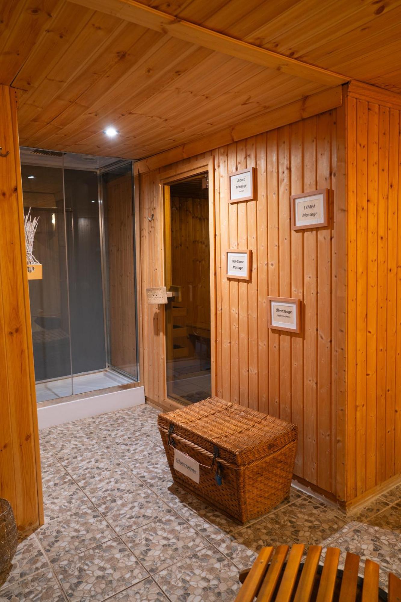 Berghotel Drei Brueder Hoehe Marienberg Extérieur photo